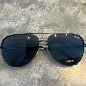 Quay Aviator HIGH KEY EXTRA LARGE - BLACK/SMOKE POLARIZED